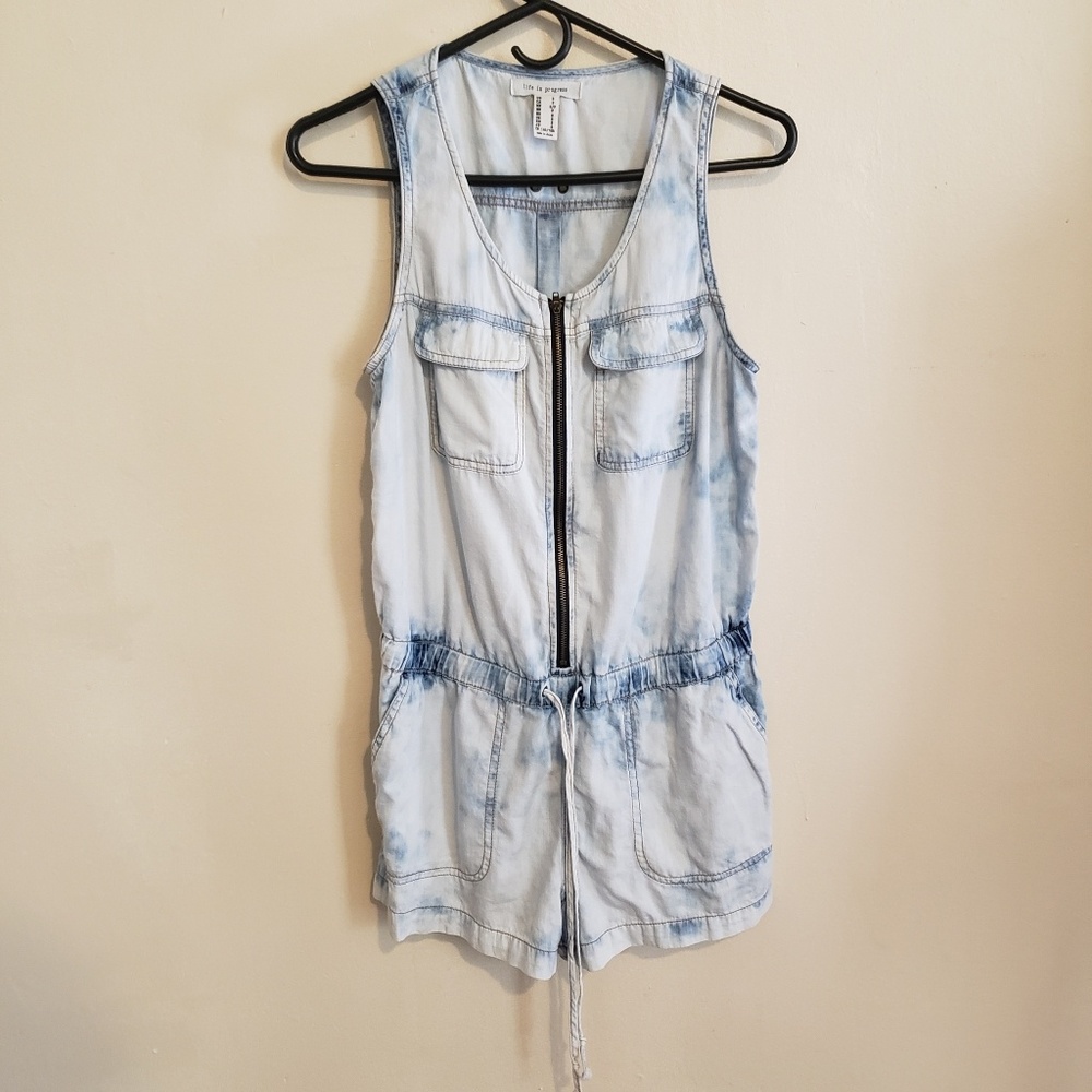 Life In Progress Chambray Romper - Picture 3 of 8